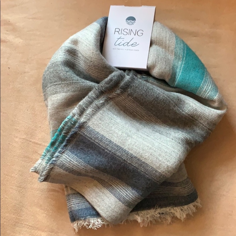 Rising Tide Scarf